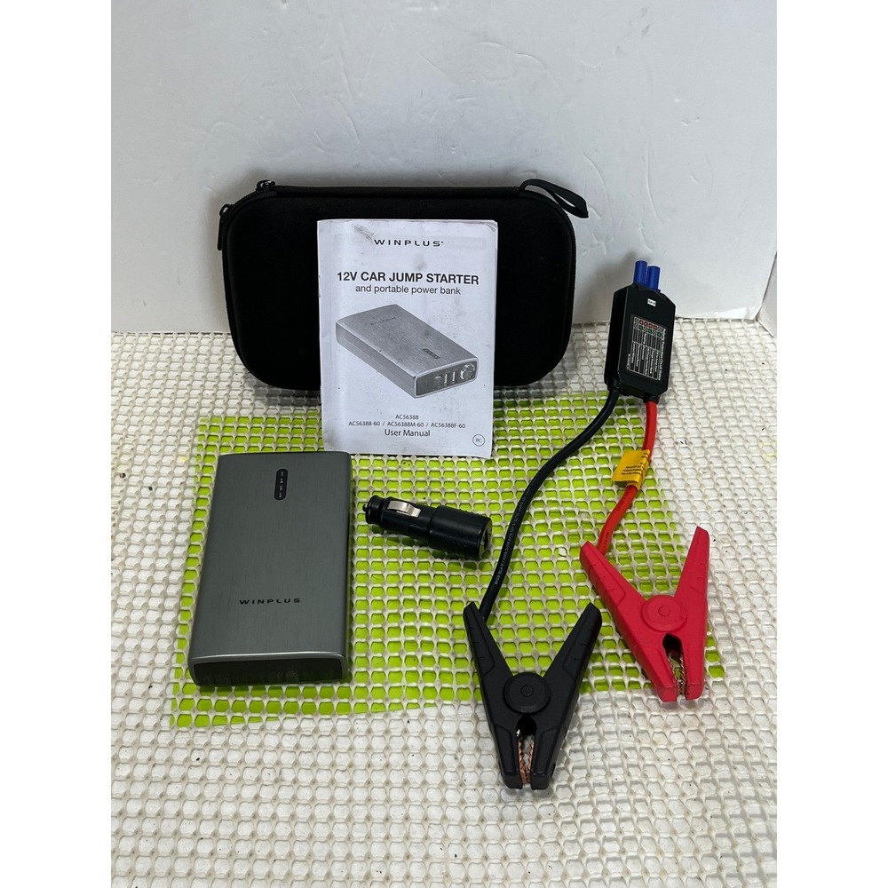 Winplus AC56388 12V Car Jump Starter and Portable Power Bank Gray Working